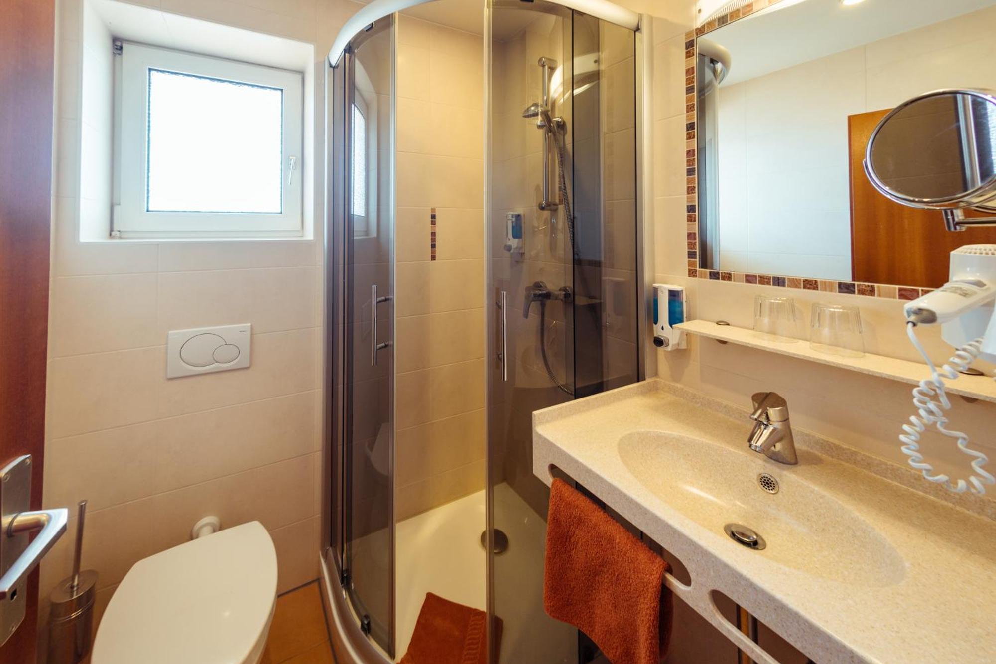 Hotel Sonnental Neusorg エクステリア 写真