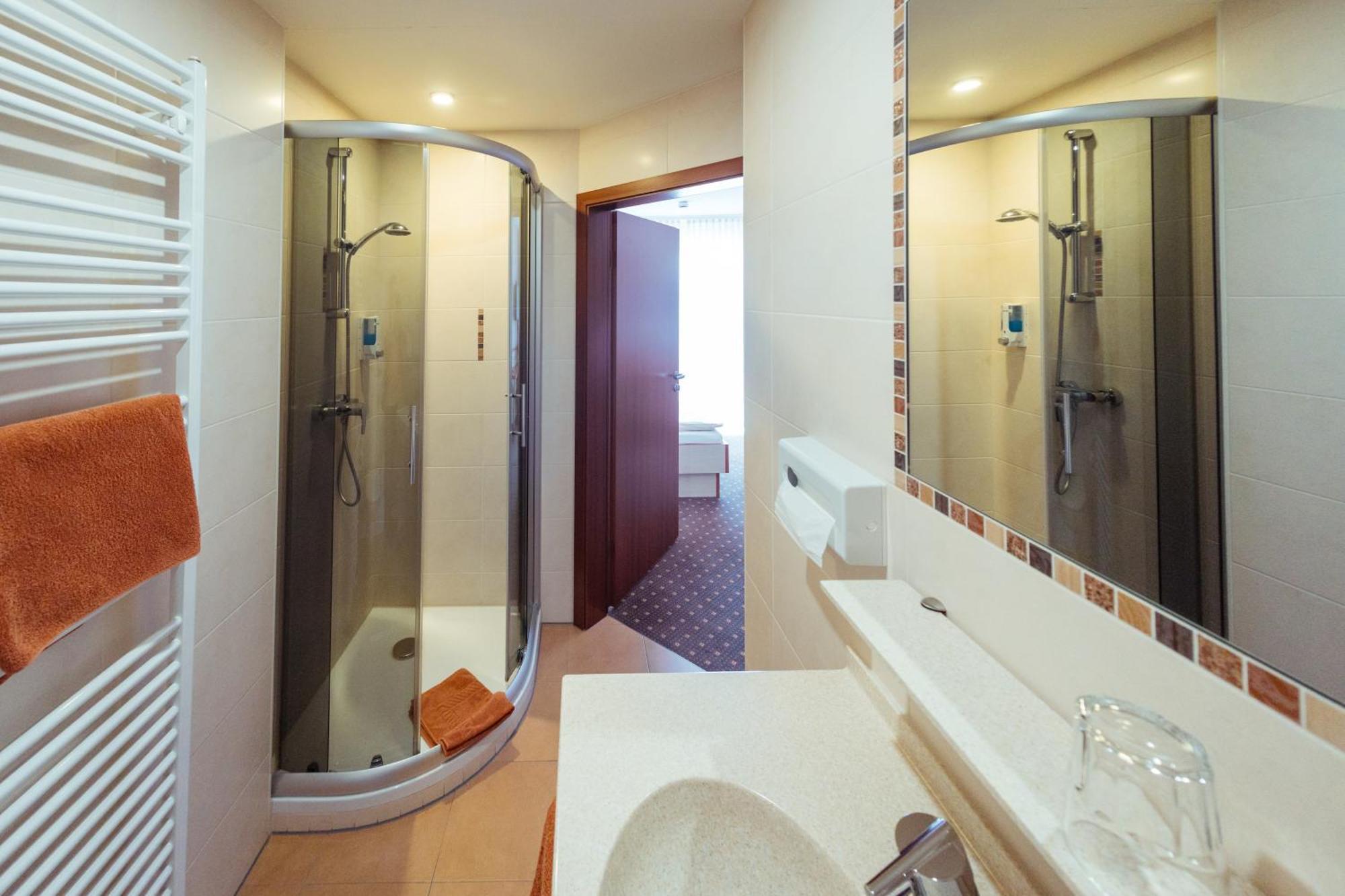 Hotel Sonnental Neusorg エクステリア 写真